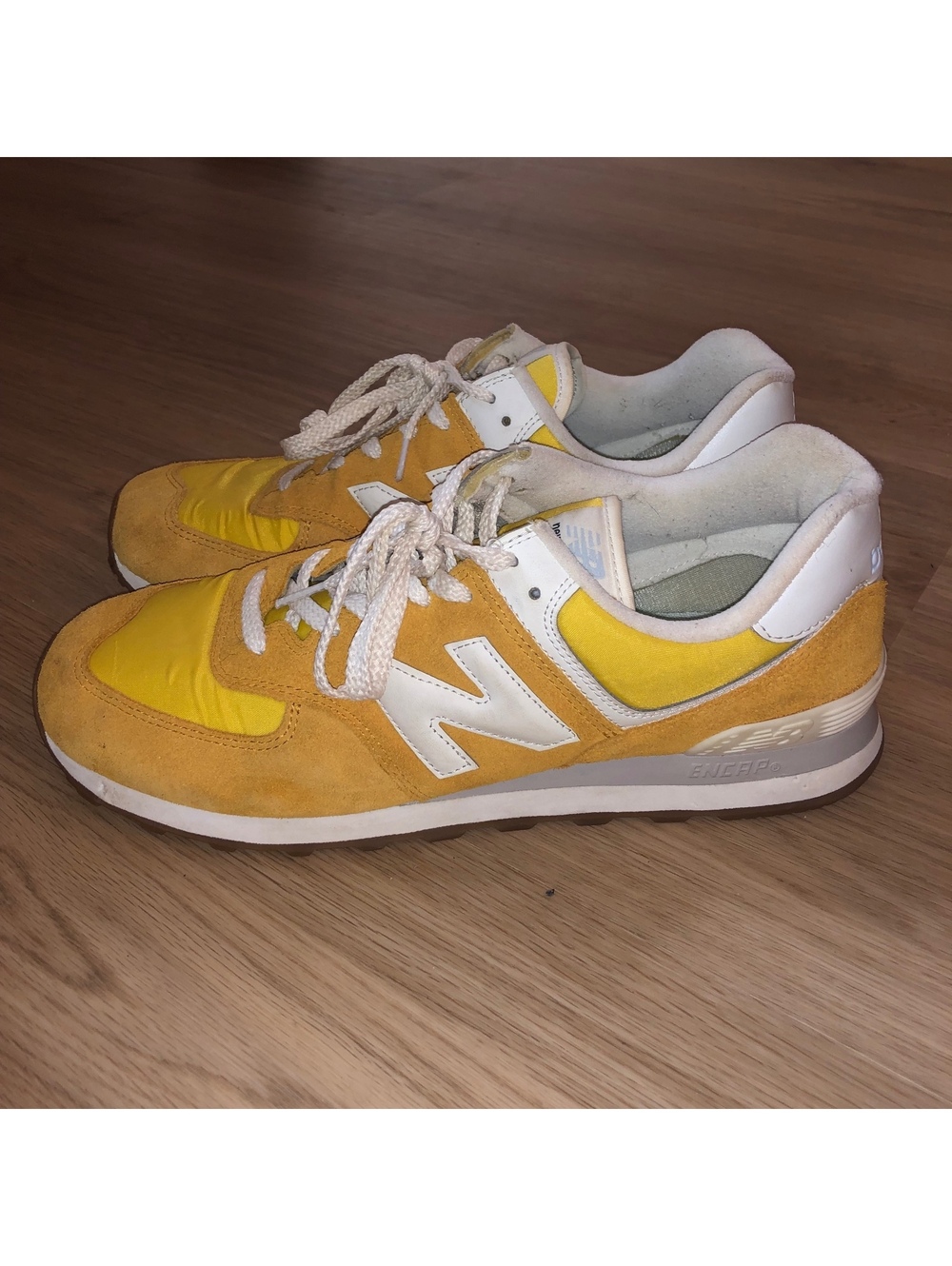 NEW BALANCE 574 SUEDE GOLD YELLOW SNEAKERS WHITE MENS SIZE 12 CLEAN